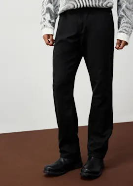 Schwarze Thermohose mit Komfortbund.