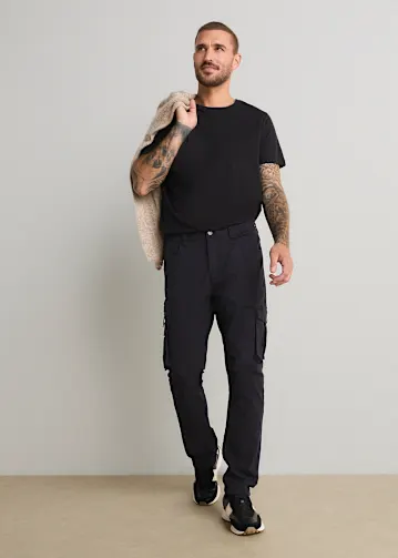 Classic Fit Stretch-Cargohose mit Dehnbund, Straight
