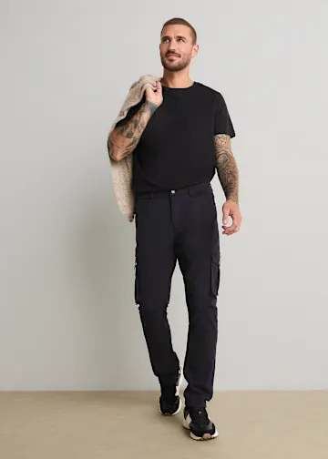 Classic Fit Stretch-Cargohose mit Dehnbund, Straight