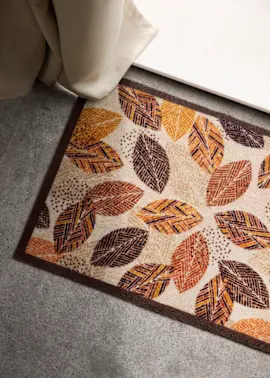 Fußmatte mit Blätter-Design.