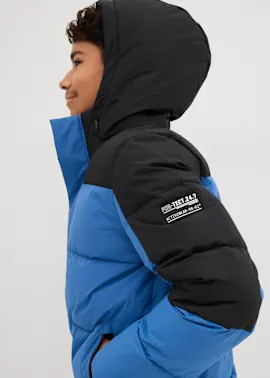 Winterjacke mit Kapuze in Blau und Schwarz. Warme Daunenjacke für kalte Tage.