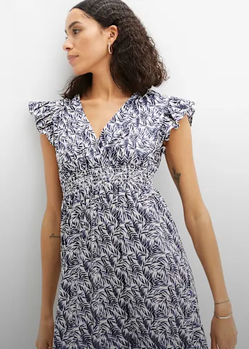 Elegantes Sommerkleid mit blauem Blättermuster, V-Ausschnitt und geraffter Taille.