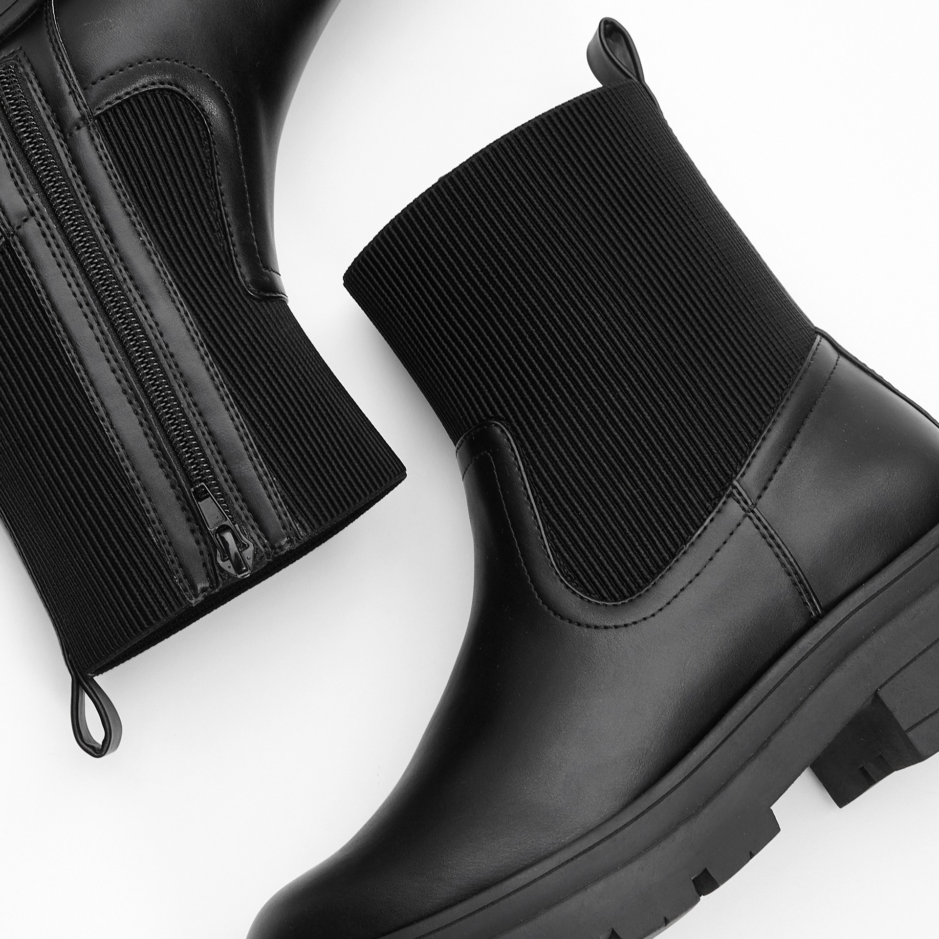 Elegante schwarze Boot.