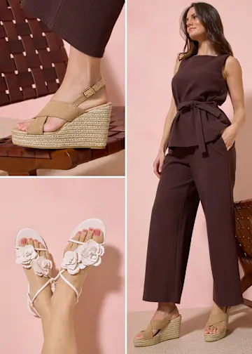 Braune Outfit-Kombination mit passenden Keilabsatz-Sandalen.