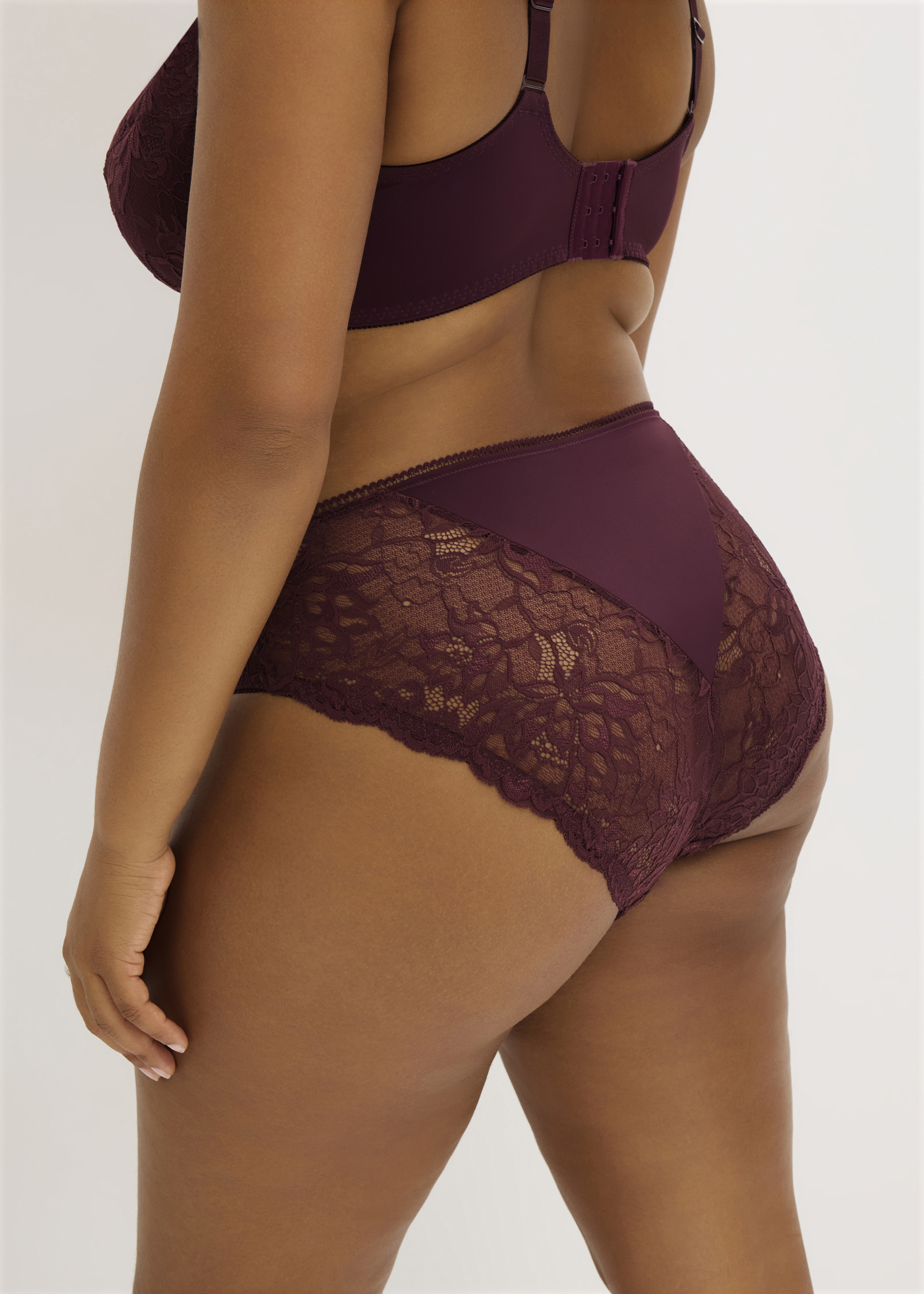 Schwarze Spitzen-Dessous