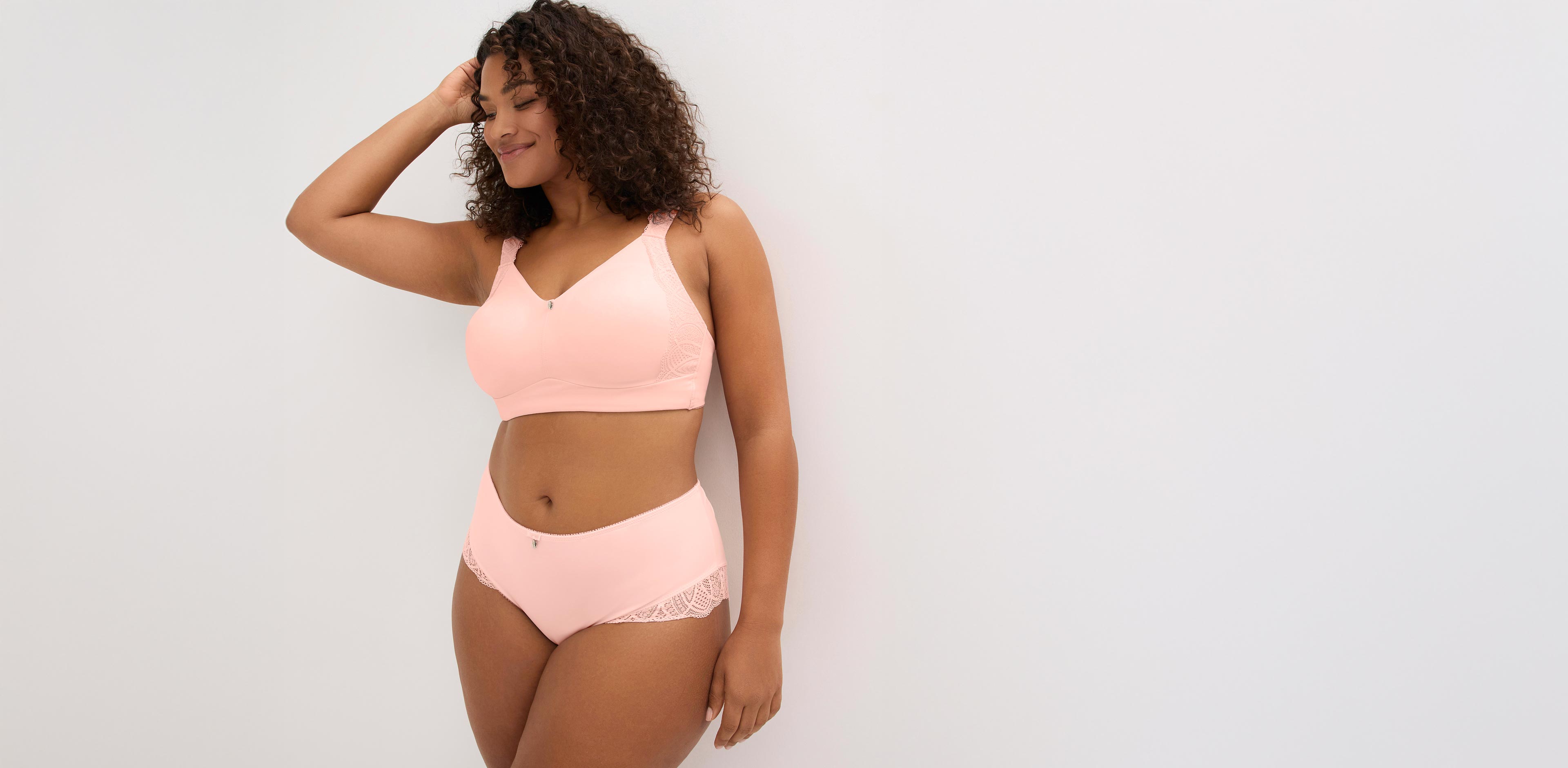 Ein bequemes BH-Top und passende Slip-Shorts in Hellrosa