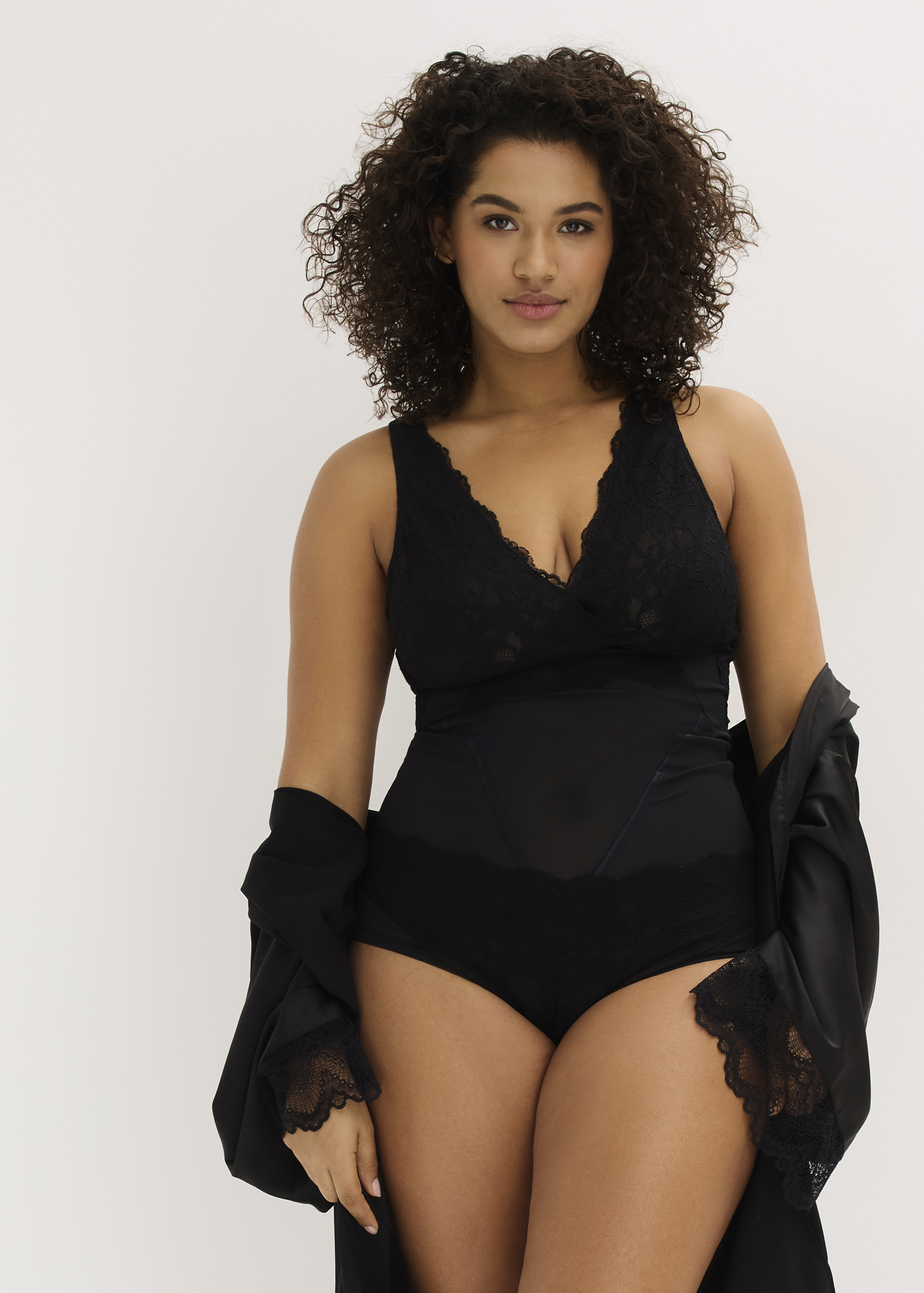 Shapewear Body mit Spitze