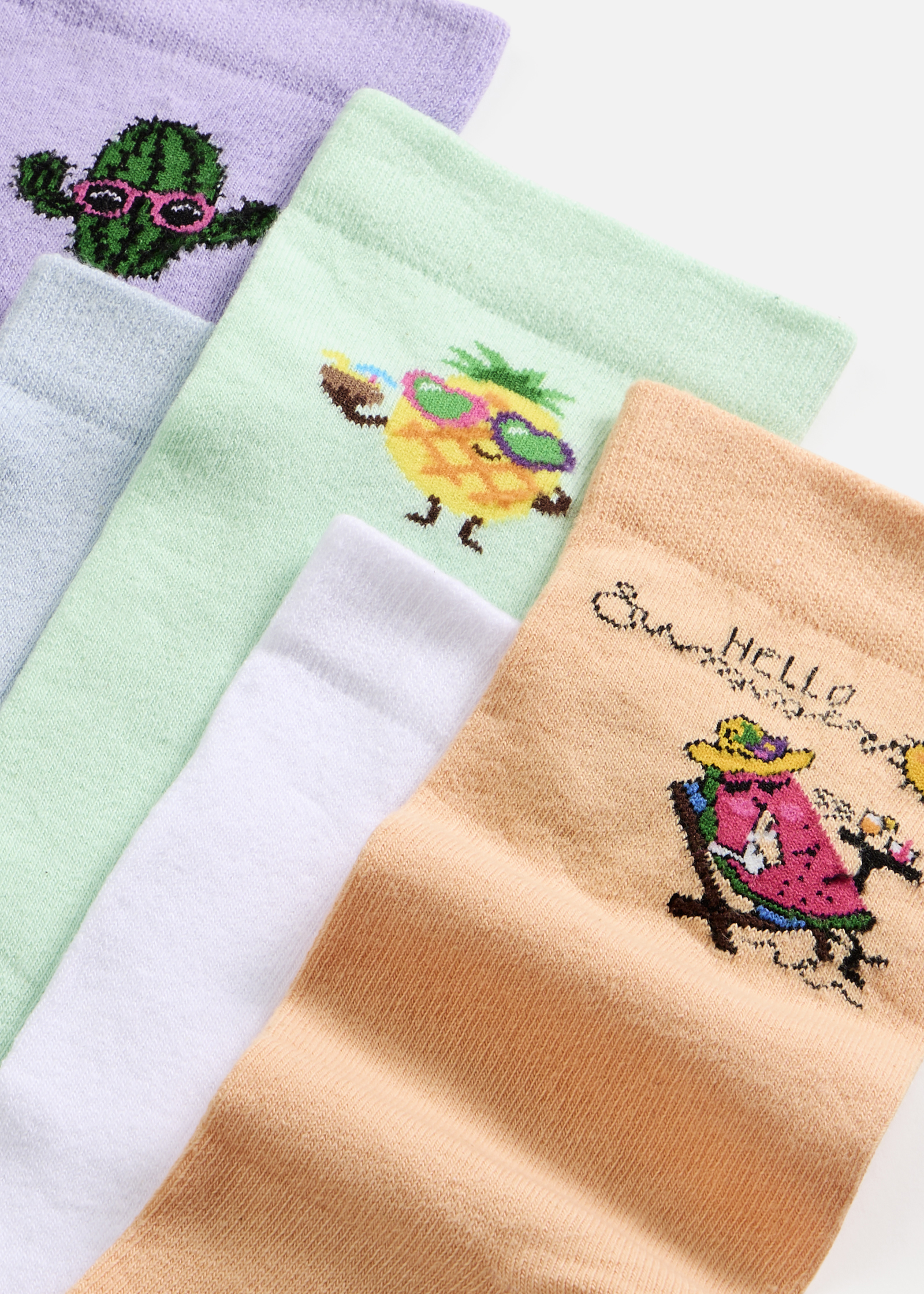 Bunte Socken mit lustigen Sommer-Motiven.
