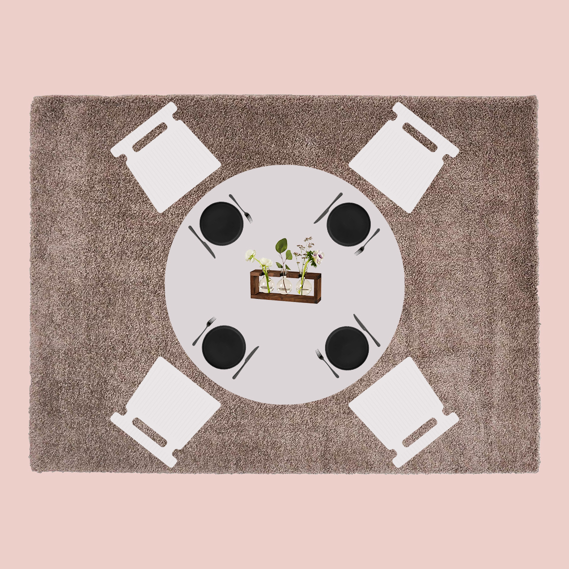 Runder Esstisch mit vier Stühlen auf einem rechteckigen Teppich.