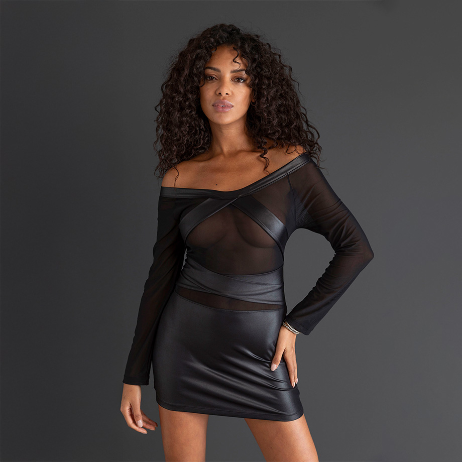 Schwarzes Kleid mit Wetlook