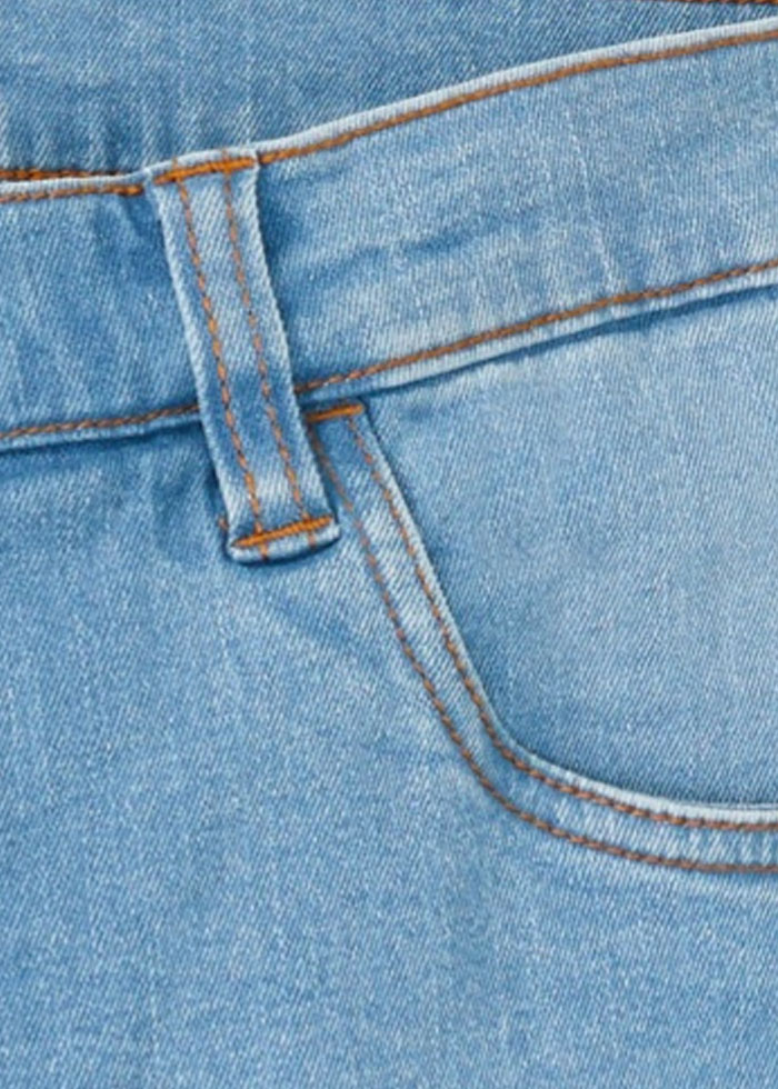 Jeansstoff mit hellblauer Waschung.